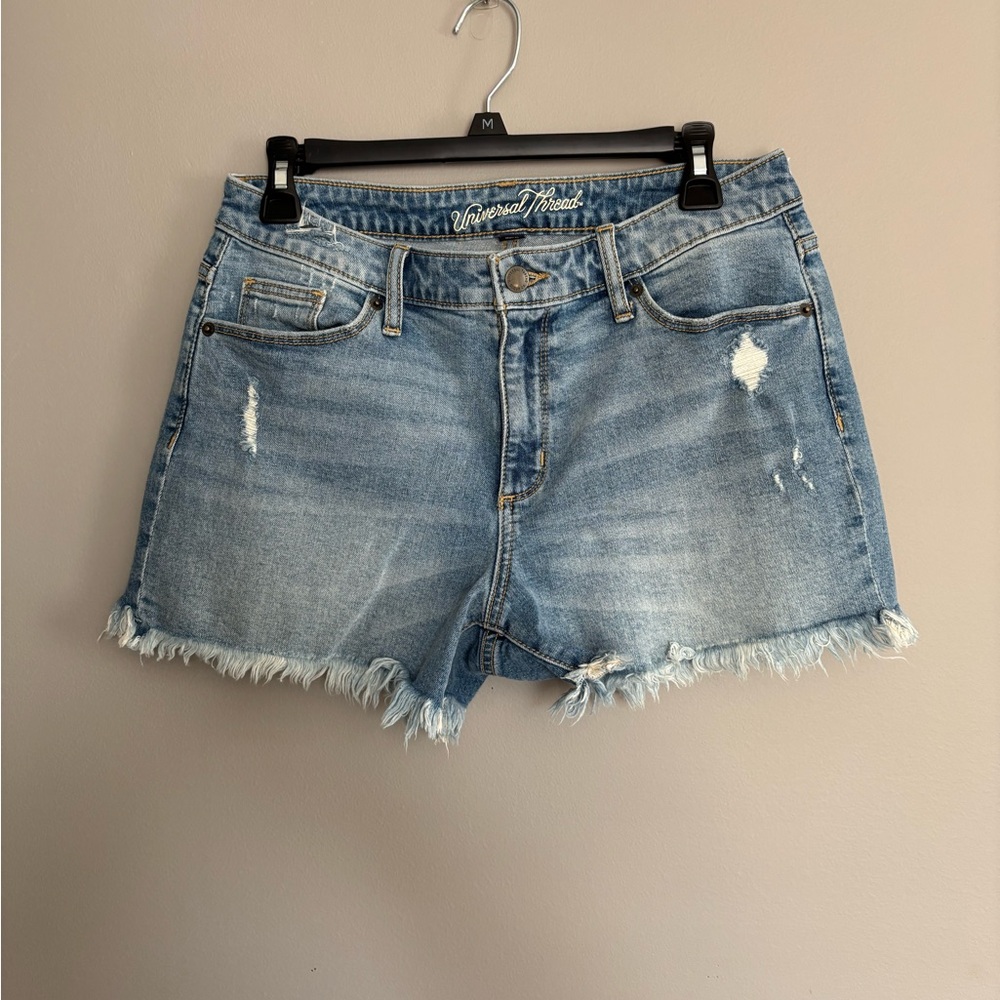 Universal Threads Distressed Denim Shorts size 6